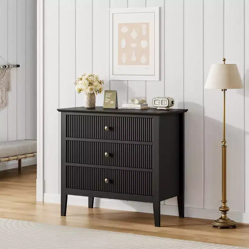 Comodino con 3 cassetti scanalati, comodino da 80 cm per camera da letto, cassettiera moderna in legno, comodino grande verniciato con 3 cassetti