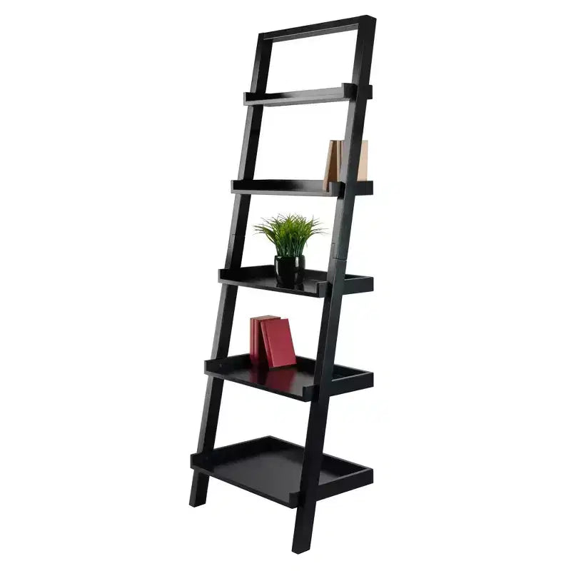 Scaffale obliquo Bellamy da 69.36" Nero - Winsome: 5 ripiani, salvaspazio, legno massello, libreria da fissare a parete